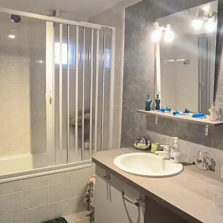 Entre A6 Et A40 Apartment *