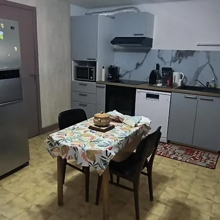 Apartment Entre A6 Et A40
